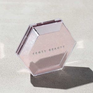 Sold! Fenty Beauty Diamond Bomb